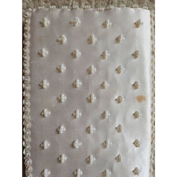 Vintage Iridescent Cream Hand Embellished Beaded Clutch | 1950s-1960s - Picture 4 of 4